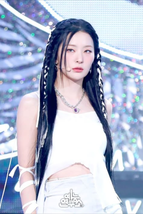 Seulgi 28 Reasons, Kpop Costume, Smart Hairstyles, 28 Reasons, Pop Hair, Kpop Hair, Hair Tutorials Easy, Red Velvet Seulgi, Hair Ponytail Styles