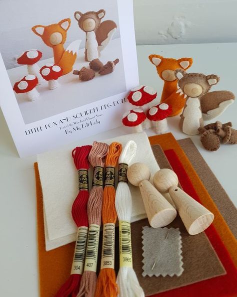 100% Merino Wool Felt en Instagram: “Get out! It's finally here! You've all been waiting so patiently 🥰 We finally have the cutest kits in stock for our Woodland…” Fox And Squirrel, Felt Animal Patterns, Mushroom Crafts, Matching Colours, Waldorf Crafts, Wood Peg Dolls, Woodland Fox, Bendy Doll, Clothespin Dolls