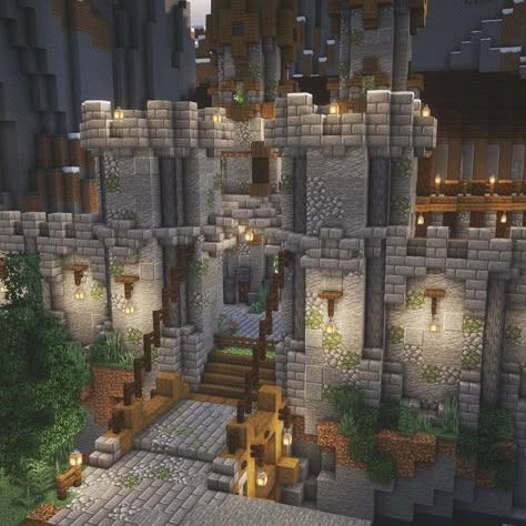 Minecraft Castle Drawbridge, Minecraft Castle Village Ideas, Medieval Kingdom Minecraft, Castle On Mountain Minecraft, Cobblestone Castle Minecraft, Castle On Hill Minecraft, Castle Aesthetic Minecraft, Minecraft Castle Pillar, Copper Castle Minecraft