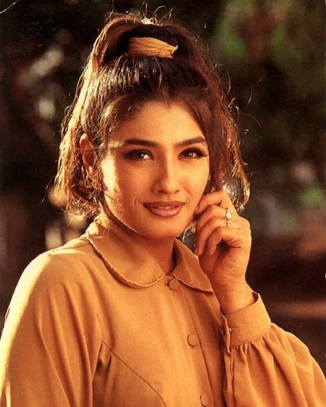 Beautiful Raveena Tandon Ravenna Tandon, Bollywood Retro, 44th Birthday, Raveena Tandon, Looking Younger, Sushant Singh Rajput, 90s Bollywood, Sushant Singh, Vintage Bollywood