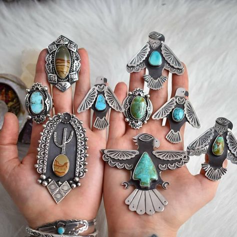 Hi! We are Kara and Chris Vega of Spirit Treasures Jewelry! We are a self taught silversmithing family with a strong love for the Southwest… Turquoise Jewelry Outfit, Turquoise Jewelry Rings, Turquoise Jewelry Necklace, Self Taught, Turquoise Jewelry Native American, American Indian Jewelry, Southwest Jewelry, Strong Love, Native Jewelry