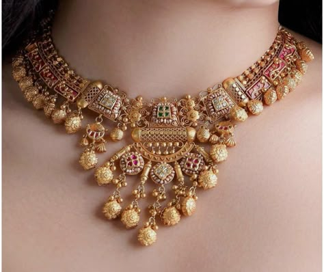 Gold Necklace Bridal Indian, Marwadi Gold Jewellery, Marwadi Jewellery Design, Heritage Jewellery Indian, Bridal Necklace Set Gold, Gold Necklace Set Bridal Indian, Gold Jewellery Set Design, Necklace Set Gold Wedding Jewelry, Fancy Jewellery Necklace