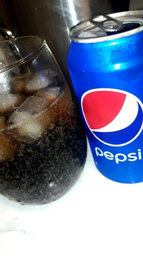 Pepsi Snap, Pepsi Aesthetic, Alec Core, Cola Aesthetic, Soda Aesthetic, Caffeine Drinks, Food Carving, Pepsi Cola, Instagram Ideas Post