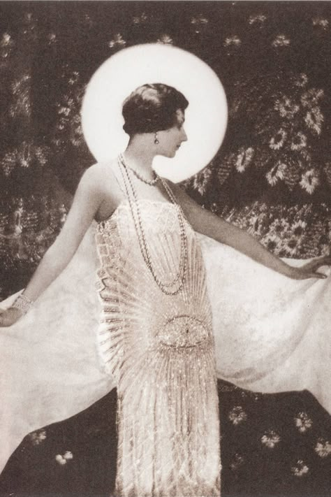 A Chanel Dress in Bazaar in 1925 Style Année 20, 1920's Fashion, Deco Fashion, Chanel Dress, Elegant Clothes, The Roaring Twenties, 20s Fashion, Chanel Couture, Roaring 20's