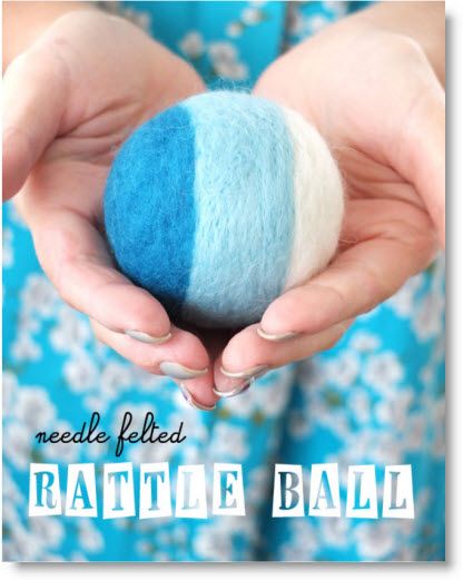 How To: Needle Felted Rattle Ball  http://felting.craftgossip.com/2012/06/20/how-to-needle-felted-rattle-ball/ Felt Wool Ball, Baby Toys Diy, Handmade Baby Shower Gift, Diy Bebe, Needle Felting Tutorials, Needle Felting Projects, Felt Baby, Wool Balls, Felting Tutorials