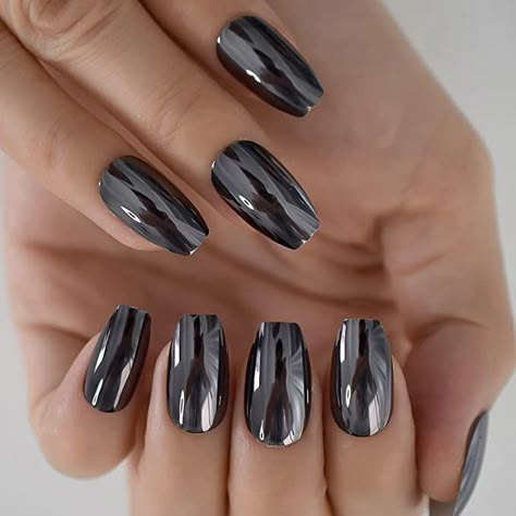 Metallic Mirror Effect Gray Black Metal Plating Square Press on False Acrylic Punk Nail Kiss Press On Nails, Chrome Nail Polish, Medium Coffin, Long Press On Nails, Chrome Nails Designs, Punk Nails, Mirror Nails, Nail Shimmer, Coffin Press On Nails