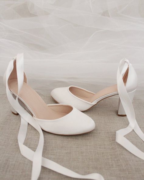 White Ribbon Shoes, Wedding Shoes Short Heel, Fancy White Shoes, Short White Heels, Hoco Heels, Bridal Vibes, Quinceanera Shoes, Ribbon Heels, Brides Shoes