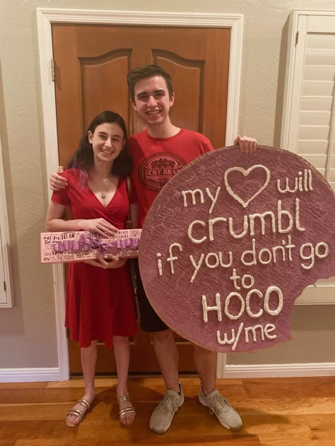 Crumbl Cookies Ask To A Dance Ideas High Schools, My Heart Would Crumble Homecoming, Dance Posals Ideas, Asking To A Dance Ideas, Crumbl Promposal, Crumble Cookie Homecoming Proposal, Crumbl Cookie Prom Proposal, Crumble Cookie Promposal, Crumbl Homecoming Proposal