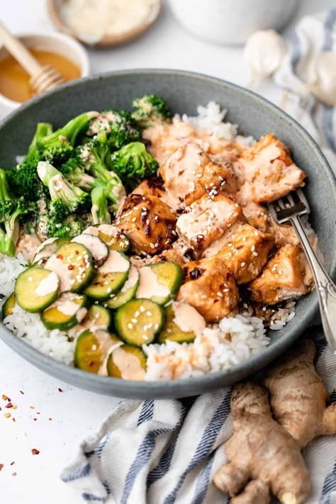 Sticky Salmon Rice Bowls - Erin Lives Whole Sticky Salmon, Salmon Orzo, Orzo Skillet, Erin Lives Whole, Sticky Sauce, Creamy Salmon, Marinated Cucumbers, Salmon And Broccoli, Salmon Rice Bowl