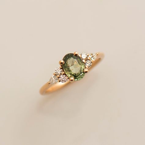 Exploring the Allure of Gemstone Jewelry: Unveiling the Beauty of Nature’s Treasures Gold Engagement Ring With Coloured Stone, Green Sapphire Engagement Ring Rose Gold, Wedding Rings Untraditional, Dainty Wedding Ring Green, Smaragd Engagement Ring, Simple Cheap Wedding Rings, Jade Engagement Ring Gold, Gold Ring Gemstone, Gold Wedding Rings Colored Stone