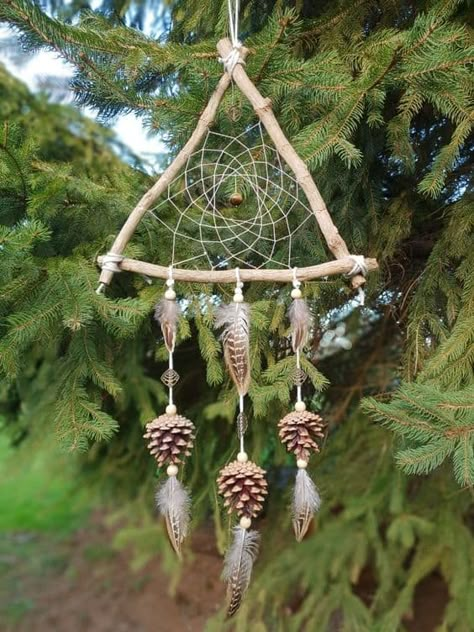 Takken Decor, Sheep Cake, Carillons Diy, Atrapasueños Diy, Dream Catcher Decor, Pagan Crafts, Dream Catcher Craft, Deco Nature, Diy Wind Chimes