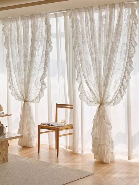 Lace Curtains Living Room, Bathroom Window Coverings, Vintage Lace Curtains, Country Style Living Room, Creative Interior Design, Beauty Room Decor, Beauty Room Design, Gallery Wall Living Room, Girly Room