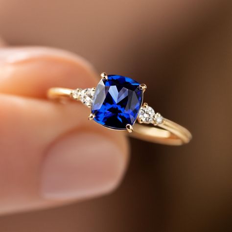 Vintage Blue Sapphire Ring, Sapphire Gold Ring, Blue Sapphire Ring, Diamond Settings, Personalized Gifts For Her, Blue Sapphire Rings, Sapphire Stone, American Diamond, Gold Engagement Ring