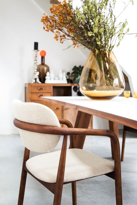 The Pols Potten Henry Chair is sure to be the talking point of any dinner party. Boasting a modern twist on Mid-Century design, this chair is a simple but classy choice for your home. The chair features a rust-brown High Resilience foam seat and curved backrest to ensure maximum support and comfort. With its sleek but sturdy ash wood frame and FSC certification, you can rest assured that this chair is built to last. Place several around a dining room table or use by itself in a bedroom or living Dinner Chair, Classy Living Room, Dining Chair Design, Mid Century Modern Dining, Wood Dining Chairs, Modern Dining Chairs, Kitchen Chairs, Wood Chair, Room Chairs