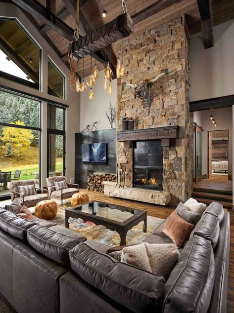 18 Outstanding Rustic Living Room Ideas That Have Cozy Fireplaces Mountain Home Interiors, Ranch House Decor, Room Addition, Modern Mountain Home, Casa Country, Modern Mountain, Spanish House, Bucks County, Cozy Fireplace