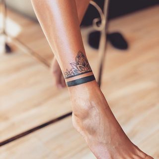 Ankle Cuff Tattoo, Ankle Band Tattoo, Leg Band Tattoos, Tattoos Male, Cuff Tattoo, Ankle Tattoo Designs, Ankle Bracelet Tattoo, Ankle Tattoos For Women, Anklet Tattoos