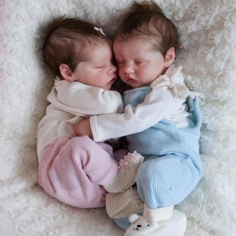 17 '' Real Lifelike Twins Sister Debbie and Deborah Reborn Baby Doll Girl Twins Boy And Girl, Twins Boy, Reborn Baby Boy Dolls, Bb Reborn, Real Baby Dolls, Reborn Baby Boy, Silicone Reborn Babies, Silicone Baby Dolls, Realistic Baby Dolls