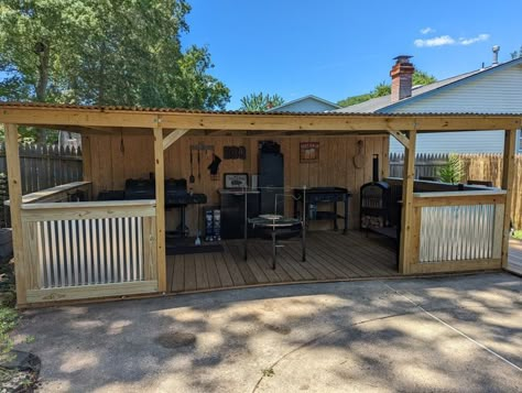 Easy Backyard Grill Area, Simple Backyard Oasis, Barbeque Shed Ideas, Rustic Outdoor Bbq Area, Outdoor Shed Bar Ideas Backyards, Lean To Outdoor Kitchen Patio, Rustic Outdoor Entertaining Area, Outdoor Kitchen Shed Ideas, Screened Outdoor Kitchen