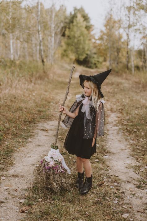 Whimsical and pretty children’s witches costume Cute Witch Costume, Witches Costume, Kids Witch Costume, Luxe Dress, Wizard Costume, Creepy Halloween Makeup, Witch Costumes, Spooky Costumes, Halloween Photo