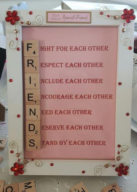 Scrabble Frame, Scrabble Art, Handmade Gifts For Friends, Presents For Best Friends, Diy Gifts For Friends, Friends Diy, Diy Presents, Birthday Gifts For Best Friend, Bestie Gifts