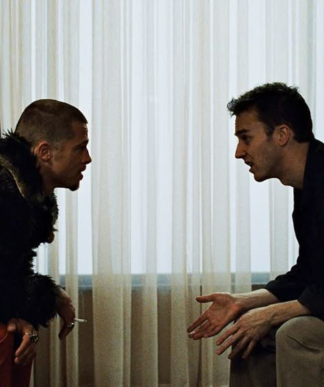 fight club. 1 Vs 1, Edward Norton, Tyler Durden, David Fincher, Movie Shots, Film Stills, Great Movies, Brad Pitt, Music Tv