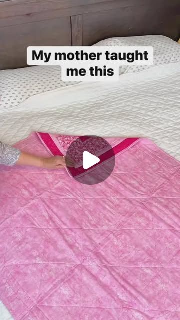 Liz Richards | Daily Original Vids on Instagram: "How to fold a quilt #quilt #bedding #conforter #folding" How To Fold A Quilt For Gift, Shallot Gold, How To Fold, Quilt Bedding, Bed Throws, The Originals, Bed, On Instagram, Gifts