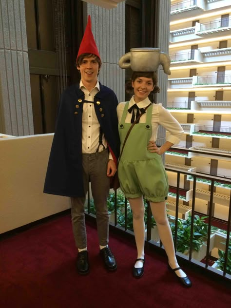 Over The Garden Wall Costume, Nerdy Couples Costumes, Over The Garden Wall Cosplay, Nerdy Halloween Costumes, Nerd Costume, Cosplay Couple, Future Partner, Frog Costume, Cute Couple Halloween Costumes