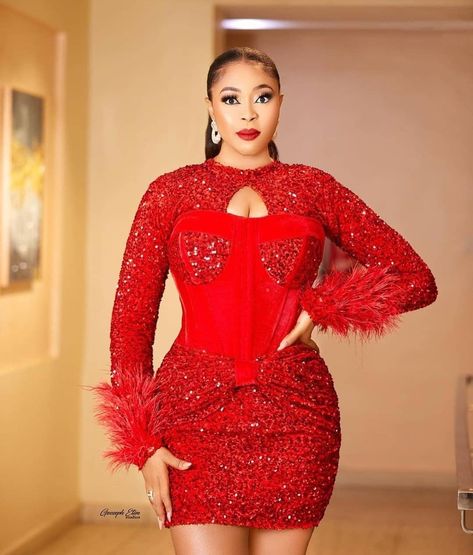 AsoebiAfrica® on Instagram: “Easily one of her best looks!🌶🌶🌶🔥❤R.E.D......@mimiorjiekweng @flawlesssbymimi Makeup @ronaldthe7th Dress @st.margaretofficial…” Luxury Short Dress, Red Luxury Dress, Prom Dress African, Party Dress Midi, House Keeper, Ankara Asoebi, Bride Reception Dresses, Dress Short Prom, Red Luxury