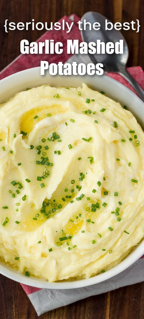 Creamy Garlic Mashed Potatoes are the ultimate side dish paired with Roast Turkey and Gravy. This simple side dish is easy to prepare and it's the most flavorful garlic mashed potato recipe. White Cheddar Mashed Potatoes Recipe, Mashed Recipes, Best Garlic Mashed Potatoes, White Cheddar Mashed Potatoes, Creamy Mashed Potatoes Recipe, Garlic Mashed Potatoes Recipe, Creamy Garlic Mashed Potatoes, Sides Potatoes, Dish Sides