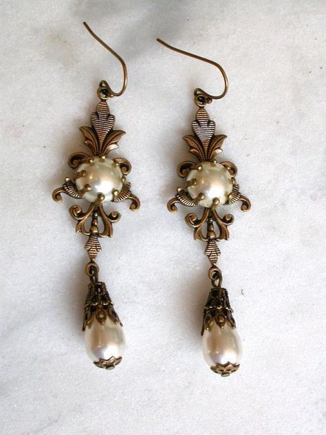 Victorian Accessories Jewellery, 1800s Earrings, Victorian Era Accessories, Victorian Core, Vintage Earrings Victorian, 1800s Jewelry, Ornate Earrings, Victorian Accessories, Victorian Earrings