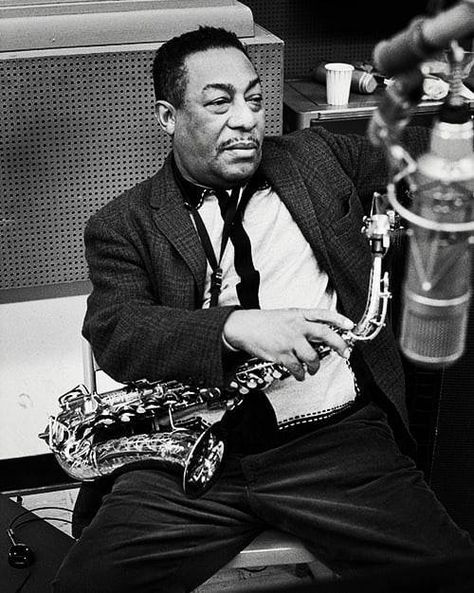 Johnny Hodges, Jazz Saxophonist, Jazz Cat, Jazz Players, Harlem New York, Jazz Artists, Cool Jazz, Duke Ellington, Jazz Funk