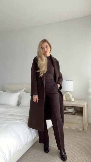 Alex Gaboury on Instagram: "Monochrome moment today.🤎 Full outfit @aritzia #falloutfit #fallfashion #fallstyle #styleinspo #style #fashioninspo" Monochrome Work Outfit, Aritzia Fall Outfits, Aritzia Work Outfit, Winter Monochrome Outfit, Aritzia Effortless Pant Outfit, Monochrome Brown Outfit, Aritzia Outfit Fall, Effortless Pants Aritzia Outfit, Monochromatic Outfit Winter