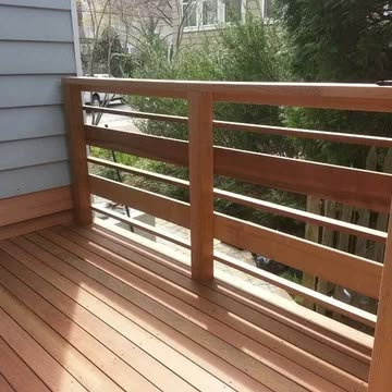 Diy Floating Deck, Horizontal Deck Railing, Deck Railing Diy, Wood Deck Railing, Porch Railing Designs, Deck Railing Ideas, Deck Remodel, Patio Railing, Deck Railing Design