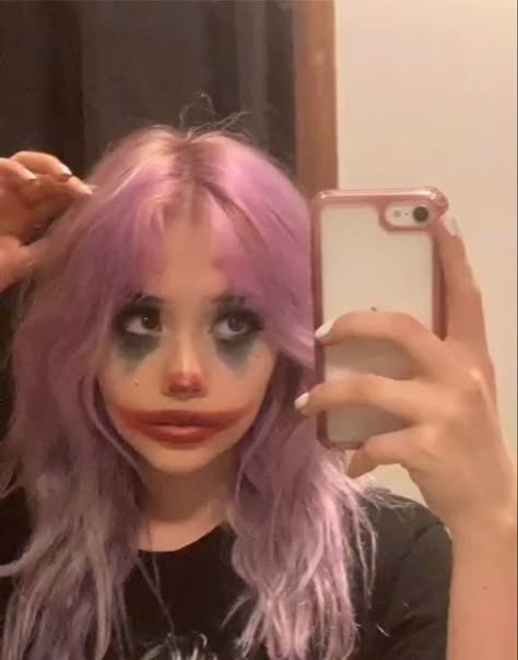 Easy Clown Makeup, Crazy Halloween Makeup, Fashion Tattoo Ideas, Creepy Clown Makeup, Week Aesthetic, Cute Clown Makeup, Fashion Week Aesthetic, Halloween Makeup Clown, Fashion Designer Aesthetics