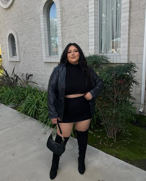 Fall Dinner Outfit Plus Size, Black Plus Size Birthday Outfits, Fuerza Regida Concert Outfit Plus Size, Black Concert Outfit Plus Size, Karol G Concert Outfits Plus Size, Casual Party Outfit Plus Size, Winter Clubbing Outfit Plus Size, Rap Concert Outfit Plus Size, Plus Size Going Out Outfits Night Club