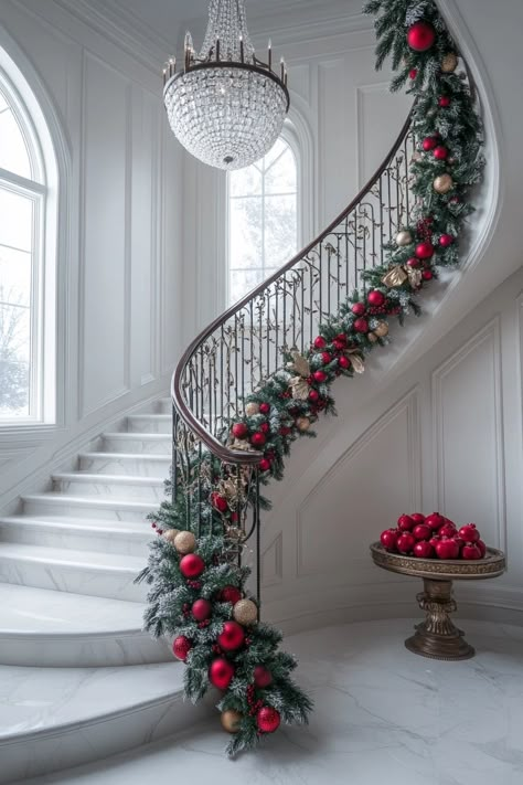 Transform your staircase with lush garlands and vibrant ornaments for stunning Christmas home decor. Elevate your festive spirit with these classic red and gold accents that perfectly complement your elegant space. #ChristmasHomeDecor #FestiveStaircase #HolidayElegance Christmas Railing, Christmas Banister, Christmas Stairs Decorations, Black Christmas Decorations, Christmas Stairs, Christmas Accessories, Country Houses, Christmas Porch, Black Christmas