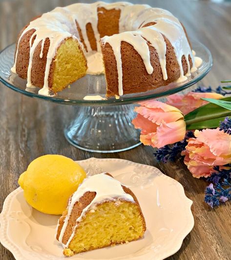 5 Ingredient Lemon Cake - The Cookin Chicks Mini Lemon Bundt Cakes, Perfect Cake Recipe, Lemon Bundt Cake Recipe, Lemon Pound Cake Recipe, Glaze For Cake, Lemon Cakes, Bundt Cake Recipe, Lemon Bundt Cake, Lemon Icing