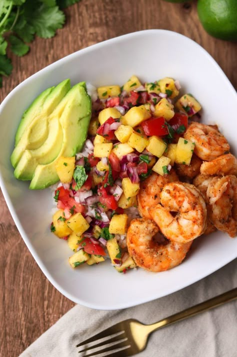 Shrimp & Rice Bowl w/ Pineapple Salsa - CookWithCi Shrimp Rice Bowl, Delicious Cupcakes Recipes, Shrimp Rice, Avocado Crema, Marinated Shrimp, Peach Lemonade, Avocado Cream, Shrimp And Rice, Delicious Cupcakes