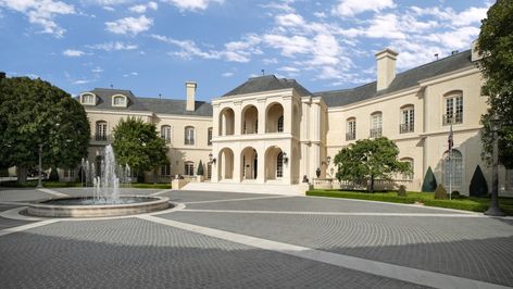 Spelling Manor, Petra Ecclestone, Most Expensive House, Expensive House, American Mansions, Holmby Hills, Modern Residential Architecture, Glamorous Interiors, Luxury Real Estate Marketing