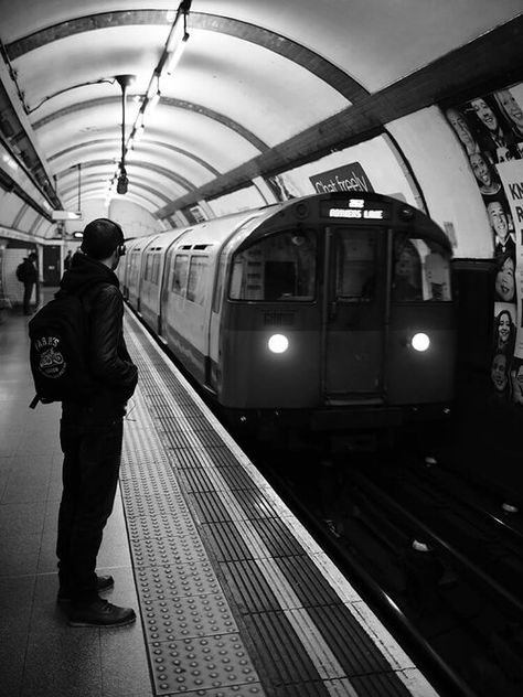 Black and White London Street Photography — Nico Goodden - Urban Photographer - Digital Photography Learning August Photo Challenge, Street Photography London, Spaces Photography, Photography Art Book, Step Test, Photography Gcse, Urban Street Photography, Street Photography Urban, Street Photography Portrait