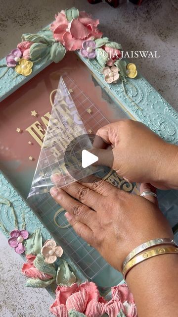 Painting On Picture Frames, Picture Frame Diy Ideas, Photo Frame Diy Craft, Handmade Frames Ideas, Diy Photo Frame Ideas Creative, Unique Photo Frame Ideas Creative, Wood Picture Frame Ideas, Photo Frame Painting Ideas, Photo Frame Craft Ideas