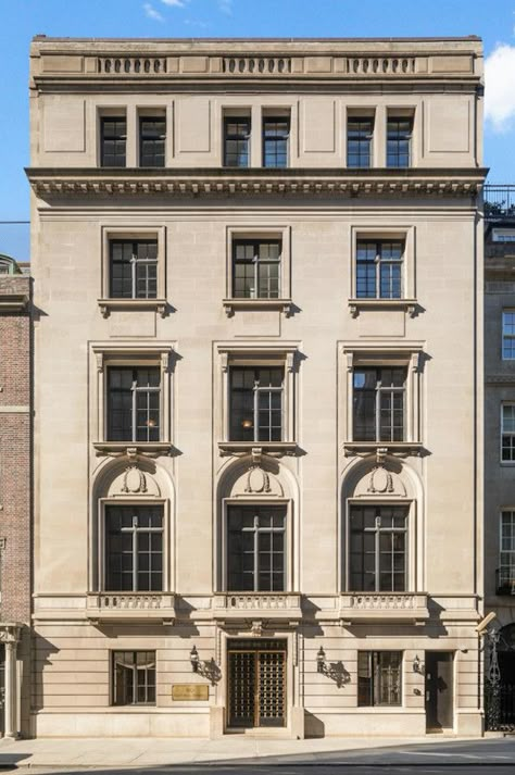 American Mansions, Nyc Townhouse, Classic Facade, Classical Building, Townhouse Exterior, Building Facades, Apartment Exterior, Building Photography, Classic Building