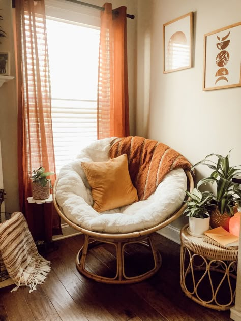 Where a book worm can be their happiest! 📚🐛🌼 Papasan Corner, Chair Nook In Bedroom, Modern Relaxing Bedroom, Living Room With Papasan Chair, Corner Reading Nook Bedrooms, Reading Corner Papasan Chair, Living Room With Papasan Chair And Couch, Adult Room Ideas Bedrooms, Cozy Corner Ideas