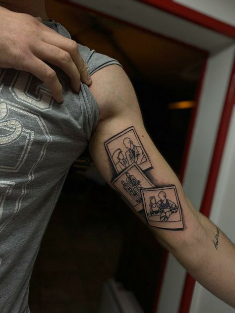 Tattoos Of Pictures, Family Tattoo Ideas Men, Family Portrait Tattoo Ideas, Line Photo Tattoo, Silhouette Tattoos Family, Family Picture Tattoo, Polaroid Photo Tattoo, Poloroid Tattoo Idea, Polaroid Tattoo Design