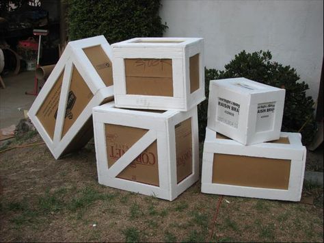 Cardboard Boxes made into Wooden Crates.  (Before painting and carving) Front Yard Halloween, Front Yard Halloween Decorations, Pirate Halloween Decorations, Pirate Halloween Party, Dekorasi Halloween, Peer Gynt, Wild West Party, Pirate Decor, Pirate Theme Party