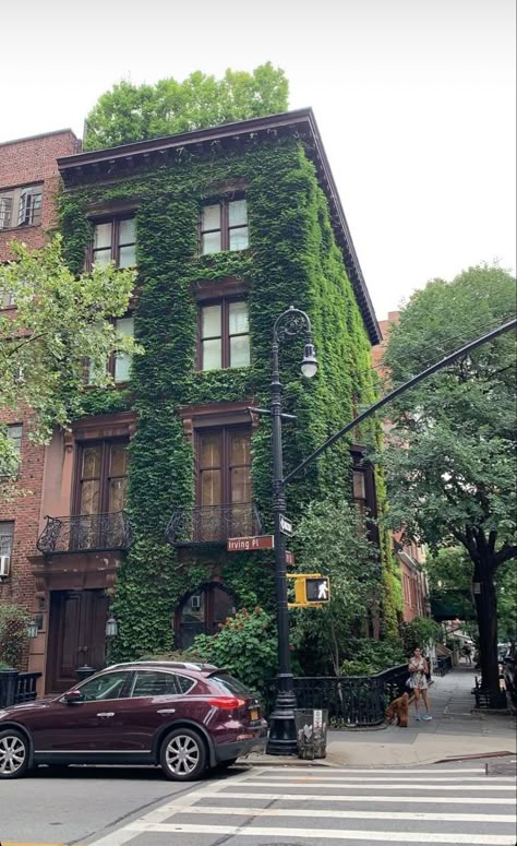 New York aesthetic Aesthetic Nyc Apartment Exterior, Nyc Home Exterior, City Home Exterior, Nyc Apartment Exterior, Apartment Complex Exterior, City Exterior, Brownstone Interiors, Nyc Brownstone, New York Brownstone