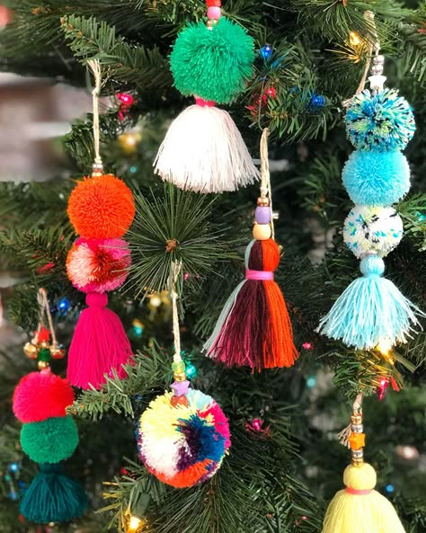 DIY Pom Pom & Tassel Ornaments | the neon tea party Tassel Ornaments, Pompon Diy, Yarns Ornaments, Jul Diy, Christmas Pom Pom, Easter Tree Ornaments, Tassel Ornament, Pom Crafts, Diy Pom Pom