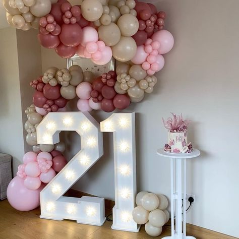 A Lister Events | Preston on Instagram: “2 1 ✨ We loved creating this display for our Kate ✨ Happy 21st Birthday @katelister 🤍 Light up numbers by @lightup_events_northwest…” 21st Light Up Numbers, 21st Birthday Lights, Led Numbers Birthday, Light Up Numbers, 21 Dinner, 21 Bday, Birthday Venues, Twenty First Birthday, Birthday Lights