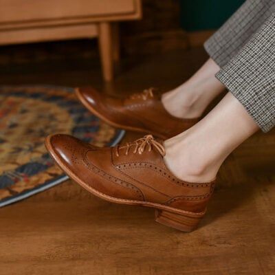 Oxford Shoes Heels, Backless Dress Summer, Leather Brogues, Oxford Flats, Mens Boots Fashion, Oxford Heels, Brogue Shoes, Formal Shoes For Men, Pointed Toe Heels