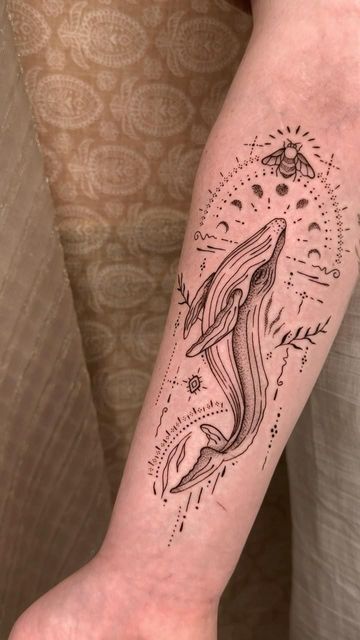 Anais kirkorian on Instagram: "Whale ornamental 🐋 . . . #oceantattoo #whaletattoo #beetattoo #ornamentaltattoo #forearmtattoo #spiritualjourney #tattooper" Ornamental Ocean Tattoo, Whale Sleeve Tattoo, Whale Back Tattoo, Whale Tattoo Ideas, Ocean Life Tattoos, Tattoo Planning, Ocean Sleeve, Closed Terrarium, Expression Art